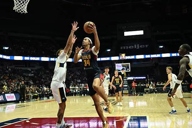 加拿大28-打出大号两双数据，会有球队考虑签下掘金二队的这位内线铁塔吗？